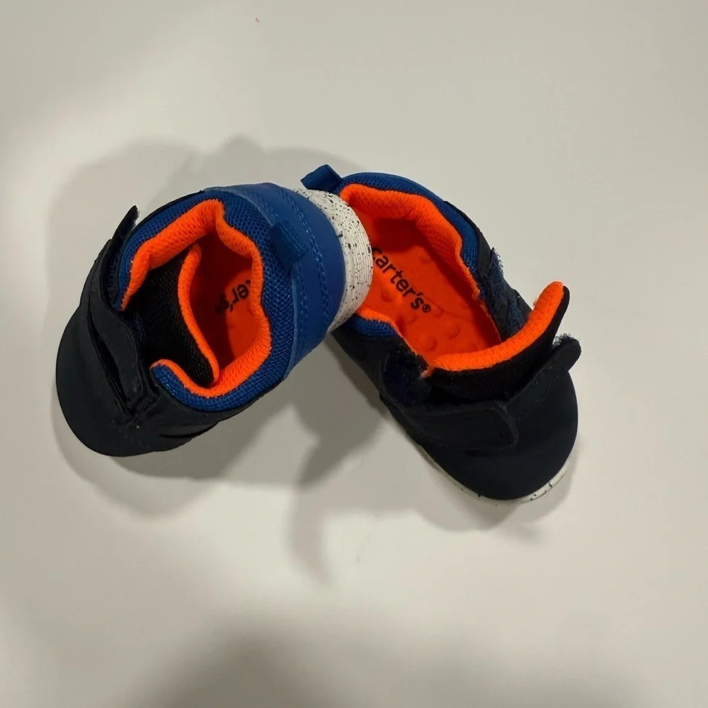 Carter’s 0-3m Baby Sneakers -NWOT